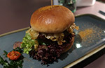 Leckere Burger im Bergmark Hotel Steinfeld.